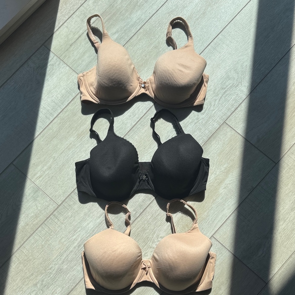 Victoria's Secret Black and Tan Bras With Charm Set
